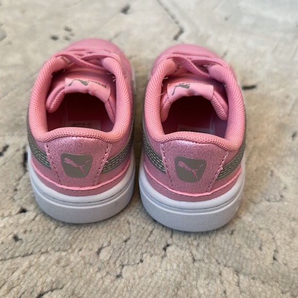 Size Toddler 5c Puma Sneakers - Picture 3 of 6